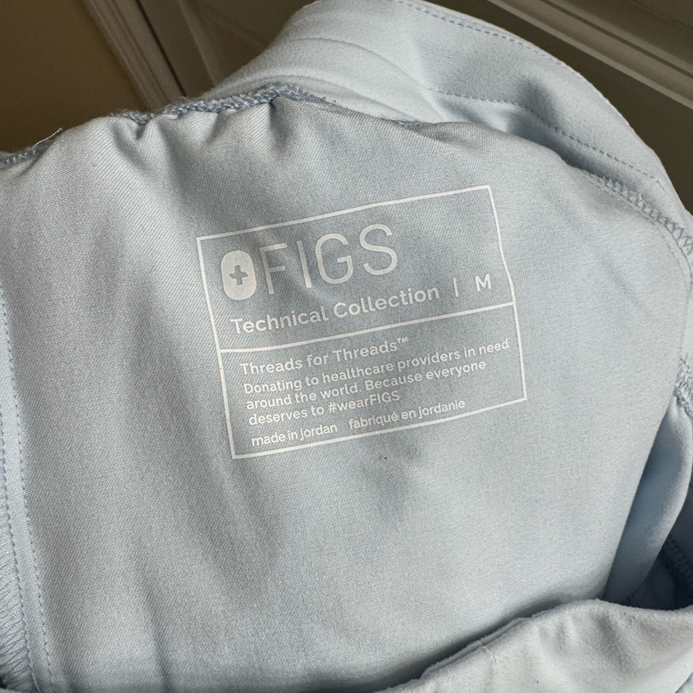 Figs Open Skies Scrub set: LIKE NEW CONDITION - Picture 3 of 5